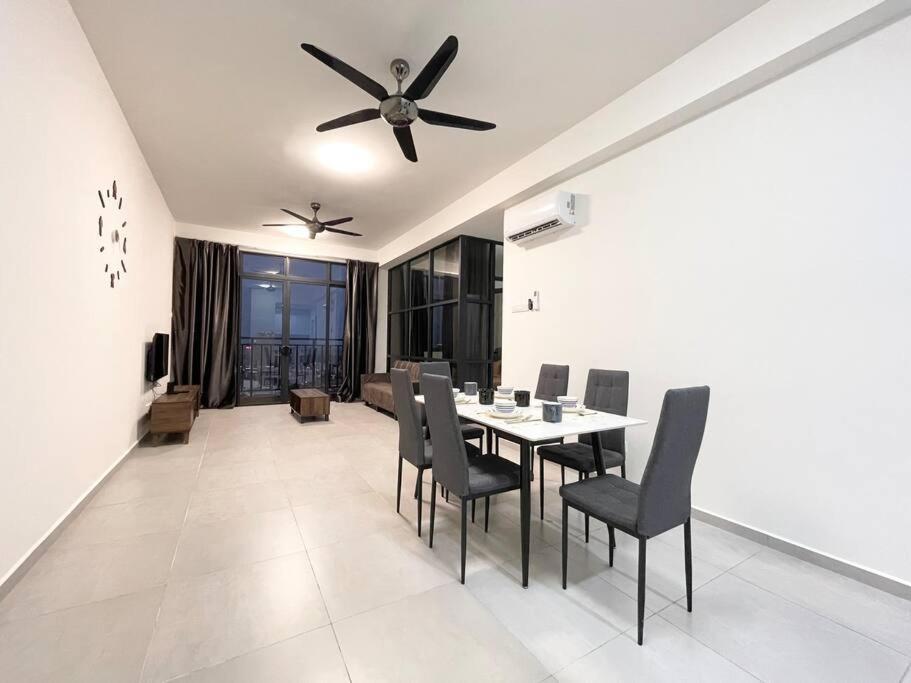 Apartamento Quartz Near To Jonker Walk With Infinity Pool Cozy 3B2B Malacca Exterior foto