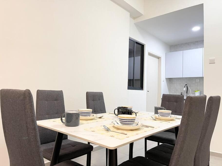Apartamento Quartz Near To Jonker Walk With Infinity Pool Cozy 3B2B Malacca Exterior foto